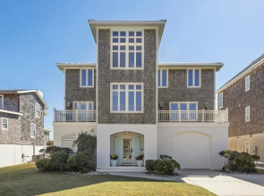 The Amadeus 5 Bedroom Home by RedAwning