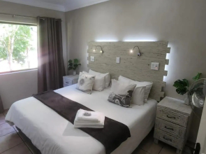 2 Bed Cottage at 6 Churchill Lane.