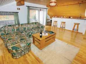 House Mavko Near Lake Cerknica