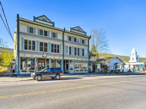 1/2 Mi to Windham Mtn: Main Street Condo