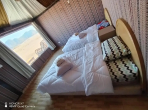 Glamping at wadi rum under the sun