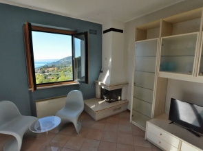 Apartment Montegolo Four With Pool And Lake View