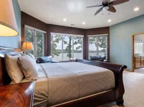 Pet-friendly Home In The Main Channel w/ Breathtaking Sunsets & Lake Views