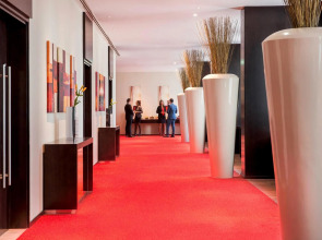 Отель ibis One Central Hotel