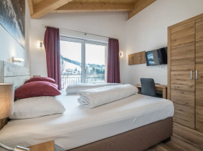 Spacious Apartment in Werfenweng near Lake