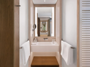 Radisson Beach Resort Palm Jumeirah