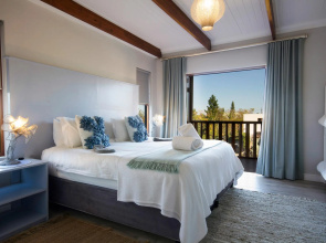 A Hilltop Country Retreat
