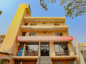 J R Palace by OYO Rooms