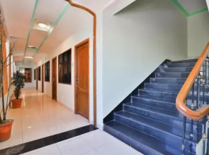 Collection O 28315 Hotel Dollar