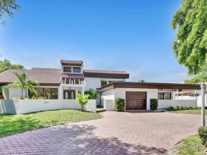 6 BR Home with Heated Pool & Golf View