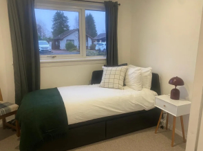 Sleeps7-parking-garden-patio