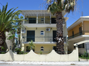 George House Apartments & Villa