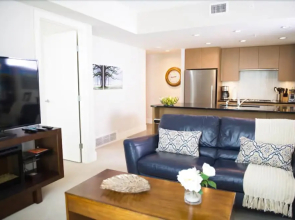 Executive Suites by Roseman - Luna