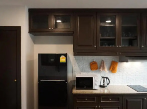 Boutique Poo-Yai Lee