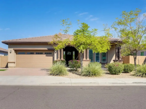 6 Mi to Luke Afb: Oasis w/ Private Pool