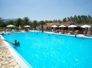 Happy Camp in Camping Karavomilos Beach