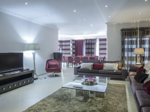 Outstanding Villa Very Well Located Near The Beach