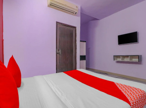 OYO 75632 Primrose Hotel's