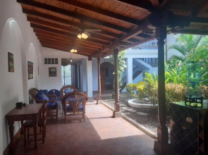 Casa Alma-Spacious & breezy 3bed/3bath house w/garden