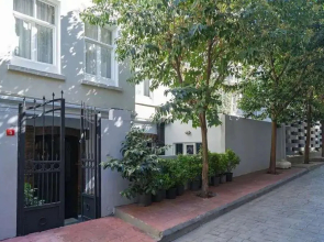 Garden Floor Flat in The Galata