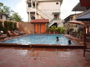 Windjammer International Cuisine & Comfort Inn