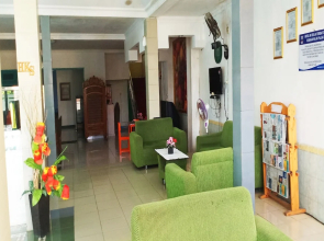Hotel Krui Syariah by OYO Rooms