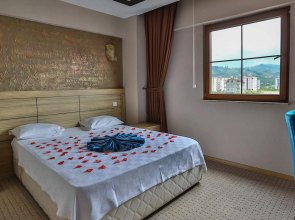 Grand Ayzek Hotel