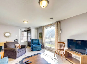 Pet-friendly Youngstown Cottage w/ Yard