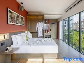 Huaxi Nalai • Milin Aesthetic Hotel Serene & Luxe (Jinghong Manting Park Riverside Night Market)