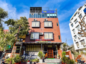 Fabhotel Ambika Chirwa House