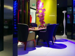 Onehome Art Hotel – Berkesy Residence