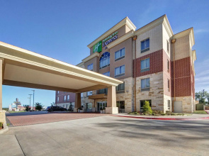 Holiday Inn Express & Suites Oklahoma City North by IHG