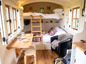 Morndyke Shepherds' Huts
