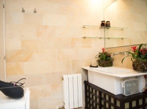 Go Barcelona Guest House