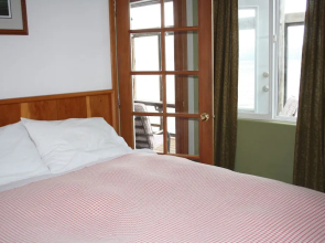 Orca Lodge