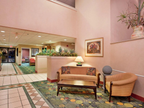 Holiday Inn Express & Suites Batesville by IHG