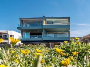 17 Marine, Designer Solar Powered Apt