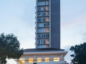 Kampi Hotel Tunjungan – Surabaya