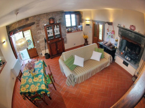House With one Bedroom in Cortona , With Wonderful Mountain View, Priv