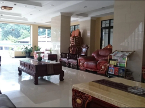 Golden Hill Hotel