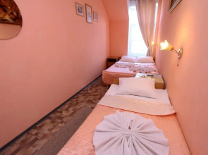 Krasny Kovrik na Pushkinskoy