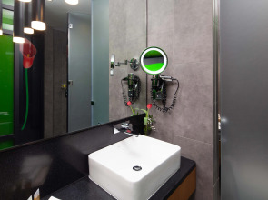 Al Khoory Sky Garden Hotel