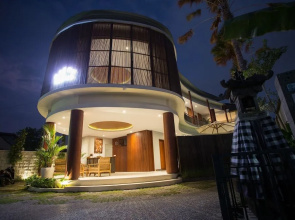Curve House Umalas