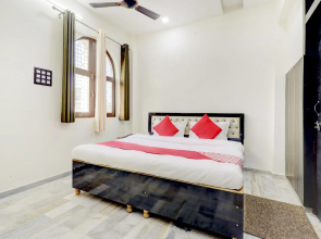 OYO 77516 Hotel Swastik
