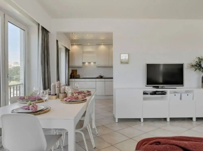 Charming Apartment Near the Beach