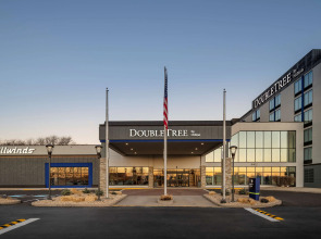 DoubleTree by Hilton Madison East