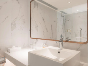 Holiday Inn Golden Mile Hong Kong by IHG