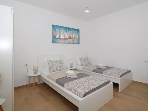 Studio Apartman Karlita