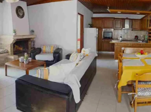 Irene's Apartment In Salakos