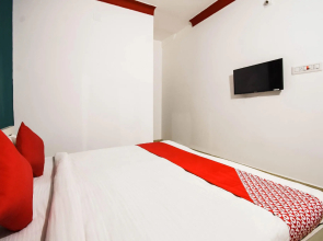 OYO 73992 Hotel Salomi Palace